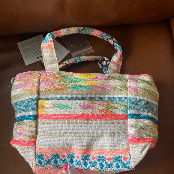 America & Beyond Daphne Small Tote NWT - Picture 6 of 9